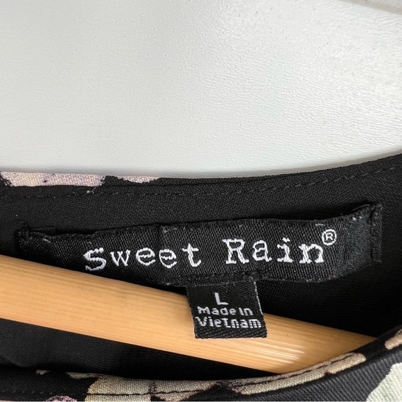 Black floral blouse Size Large by Sweet Rain - Picture 5 of 10